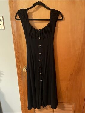 Astr Black Button-Down Midi Dress with Ruched Scoop Neck